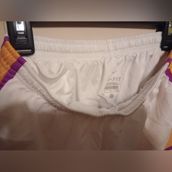 NIKE DRI FIT SHORTS SIZE SMALL - Picture 3 of 5
